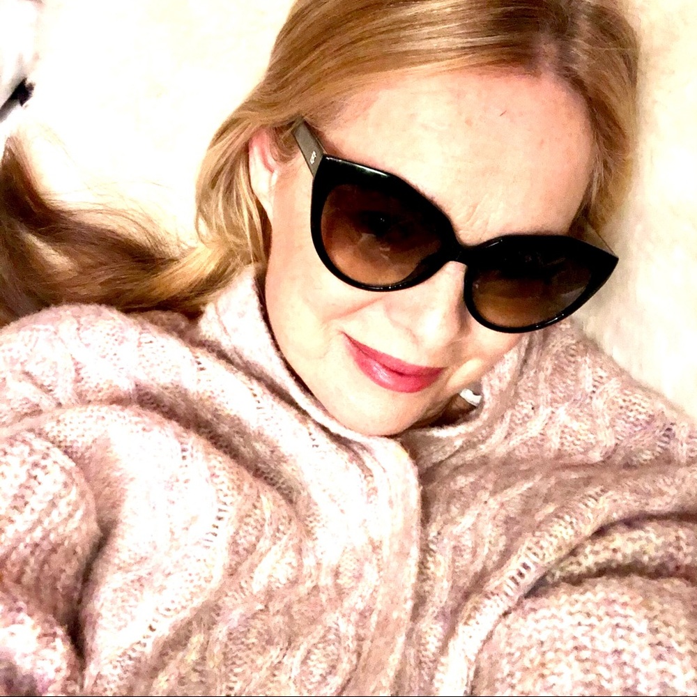 GORGEOUS BALENZIAGA Sunglasses new never worn Italian